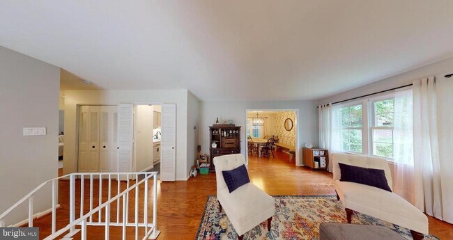 Foto del edificio - 7305 Whitson Dr