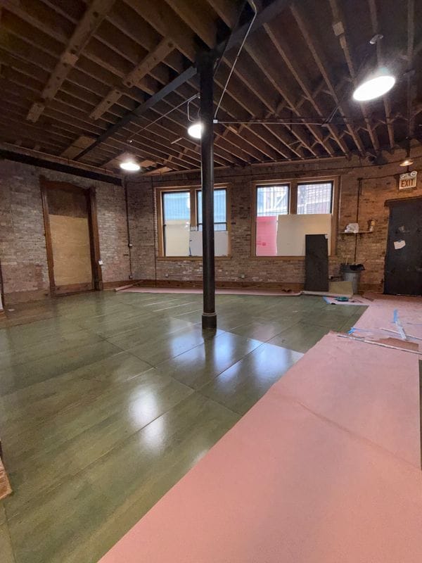 Building Photo - 936 W Roscoe St