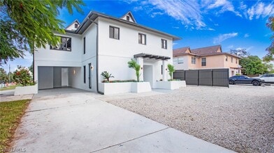 Building Photo - 9002 Somerset Ln