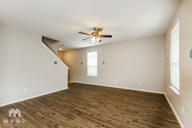 Foto del edificio - 10327 Dunlap