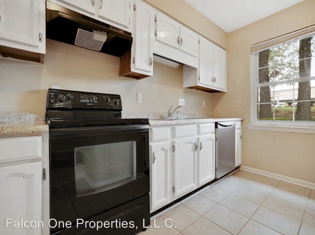 Foto del edificio - 1 br, 1.5 bath House - 10911 Park Rd.