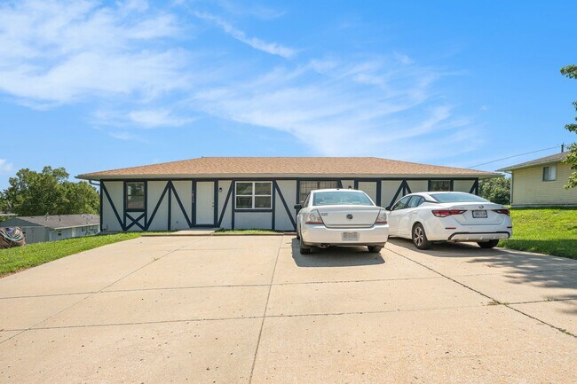 Foto del edificio - **$0 Application Fee for August!!** Beauti...