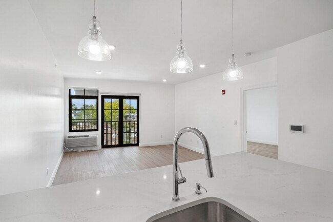 Building Photo - Brand New Barbara Anne Lofts. 1 MONTH FREE...