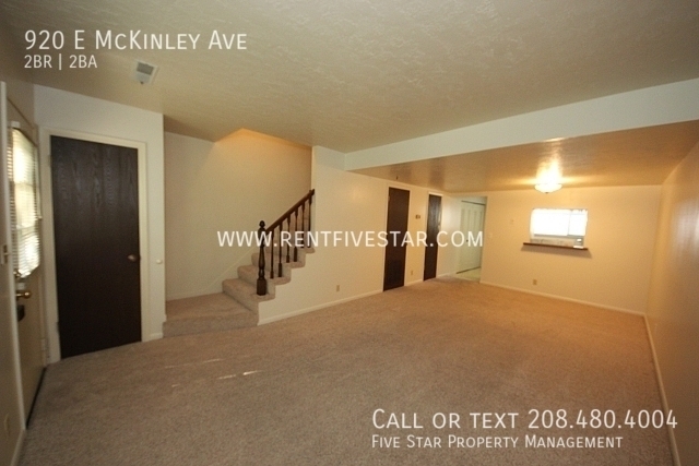 Foto del edificio - Spacious McKinley Townhome Available! Visi...