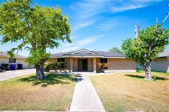 Building Photo - 3606 San Blas Dr