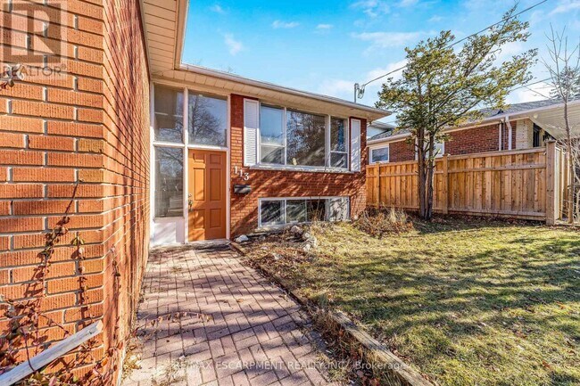 Building Photo - 113 Poynter Dr