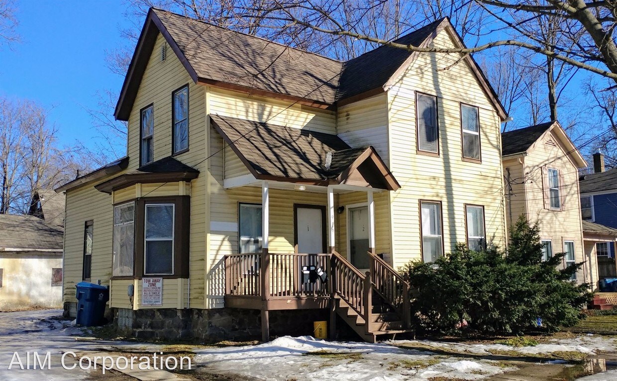 Primary Photo - 919 Osborne St