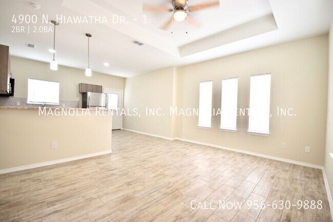Foto del edificio - 4900 N Hiawatha Dr