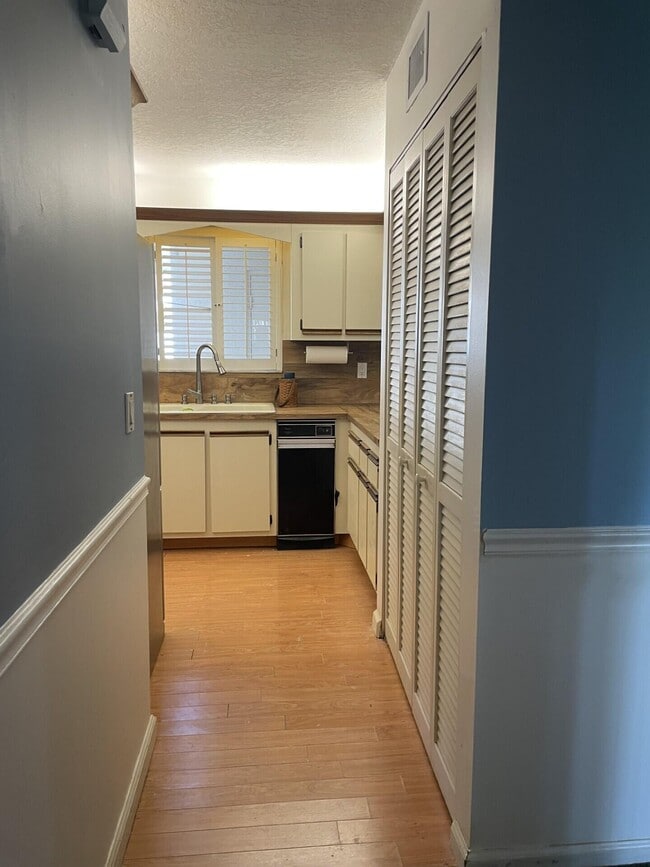 Foto del edificio - 12568 Shoreline Dr
