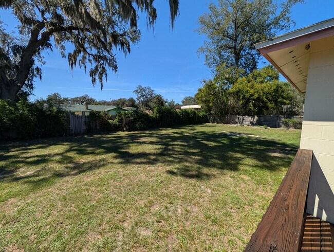 Foto del edificio - 2834 Woodland Dr