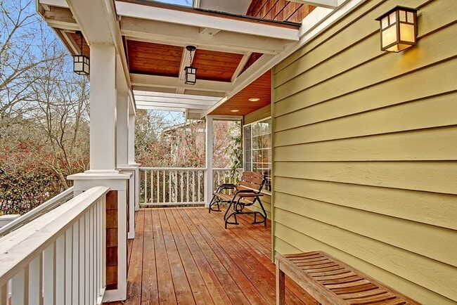 Building Photo - 3bd/1.75ba Seattle Home
