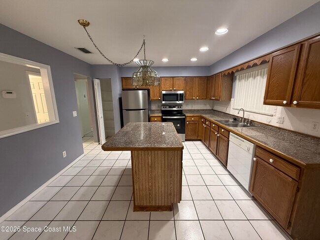 Foto del edificio - 1506 Heartwellville St NW