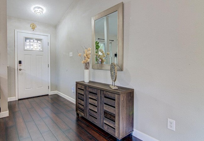 Foto del edificio - 12911 Quinn Trail