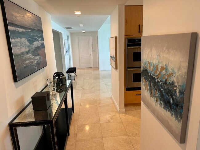 Foto del edificio - 550 SE Mizner Blvd