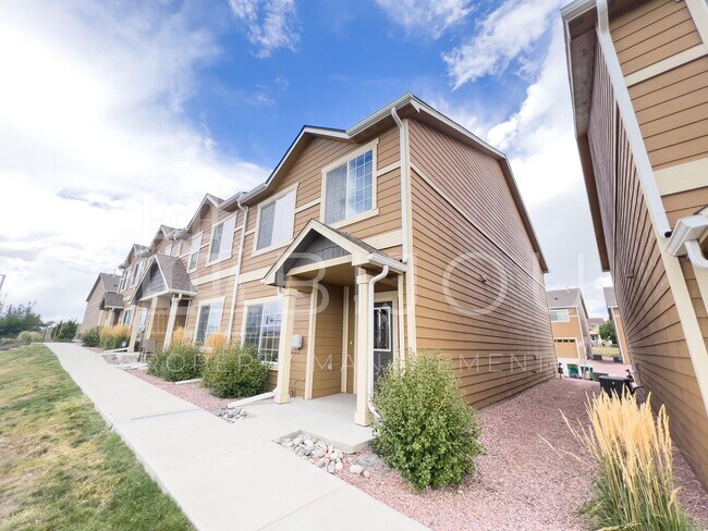 Foto del edificio - Spring Creek Townhome