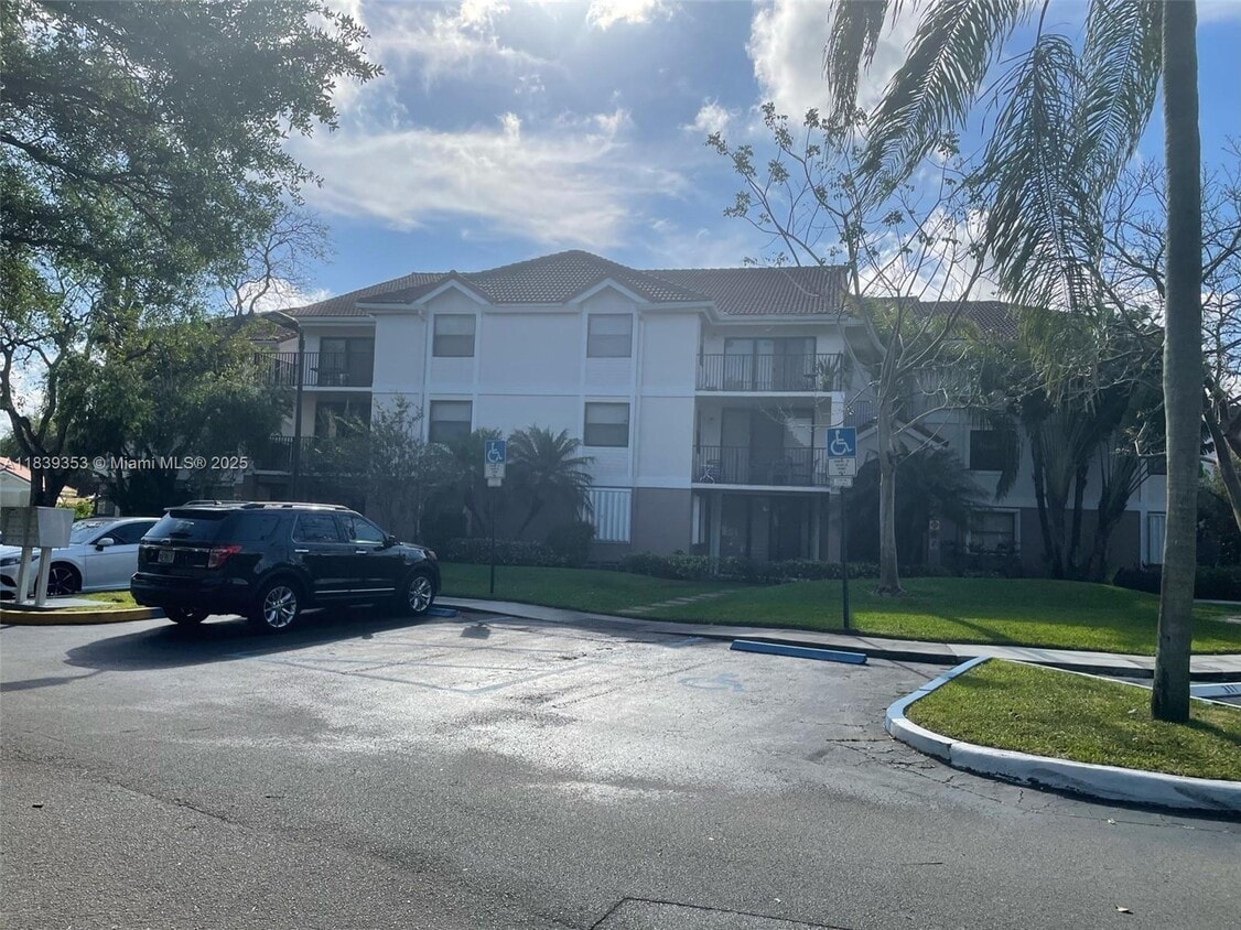 Primary Photo - 10115 W Sunrise Blvd