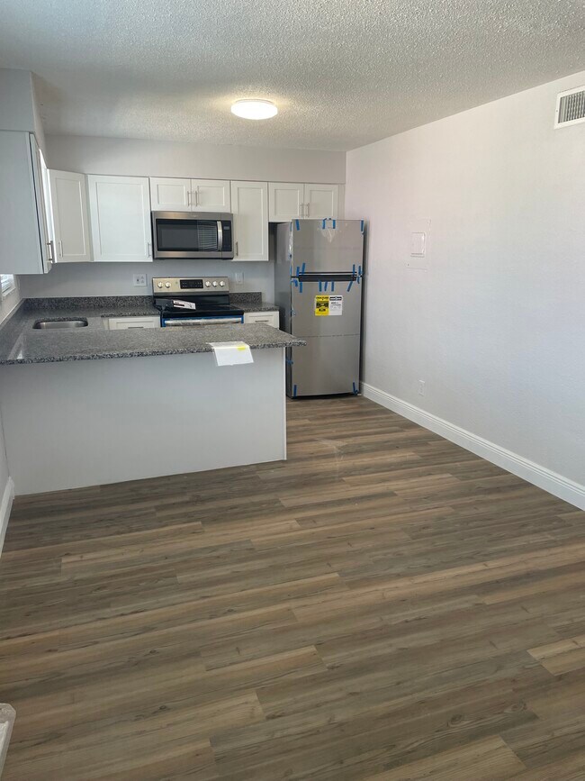 Photo - 121 Marcelle Ave Apartments