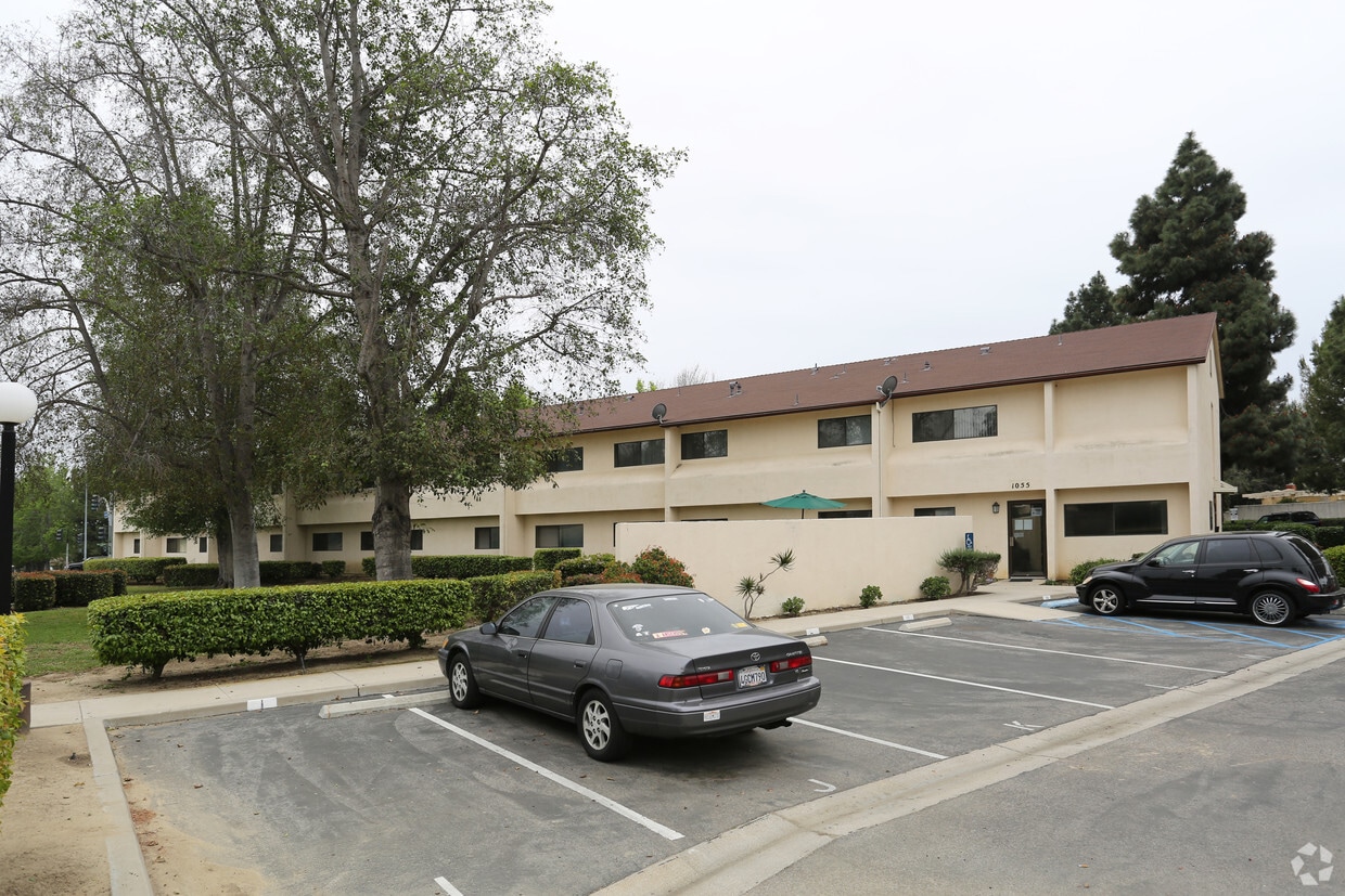 Primary Photo - Johnson Gardens Apartments