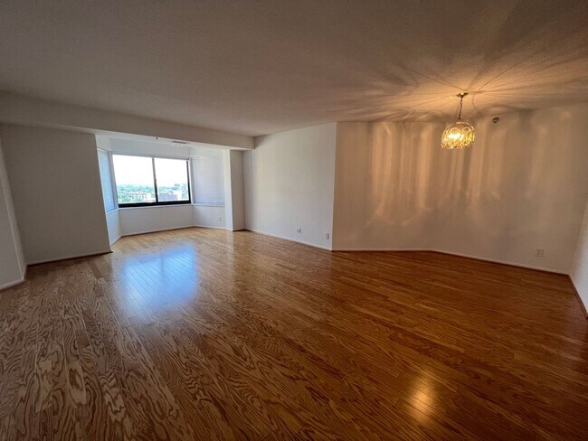 Foto del edificio - Luxurious 2 Bed 2 Bath Penthouse In Alta V...