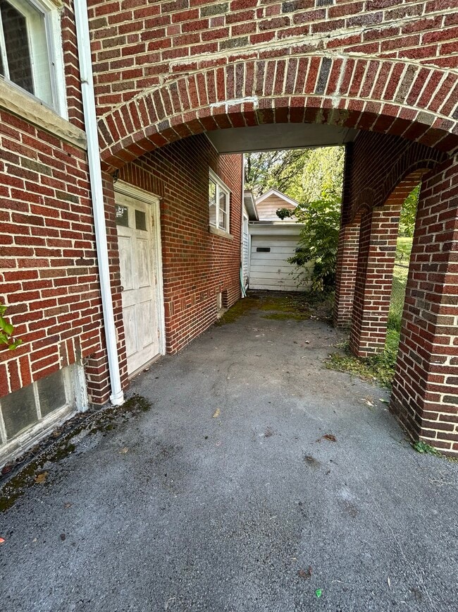 Building Photo - 808 Frederick St