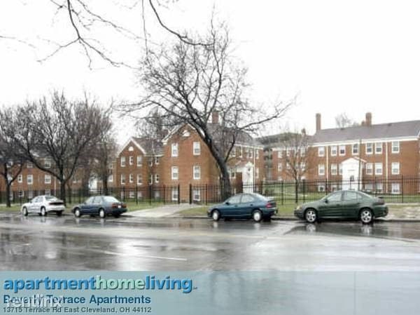 Primary Photo - 1875 Forest Hills Blvd