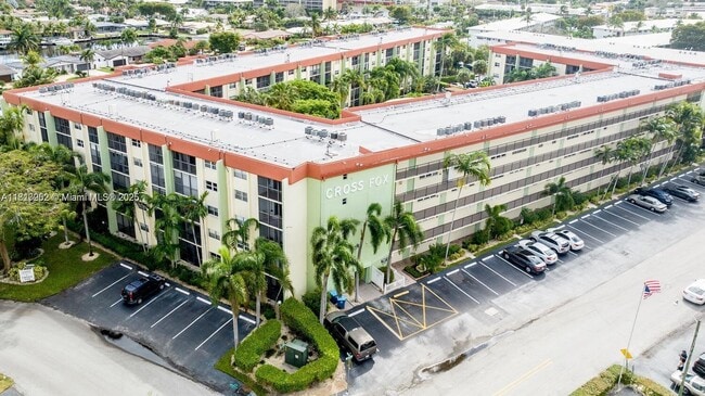 Foto del edificio - 5300 NE 24th Terrace