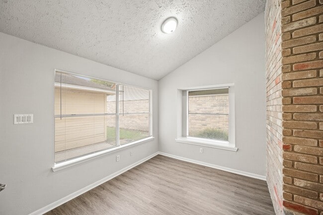 Building Photo - 19952 Stoney Haven Dr