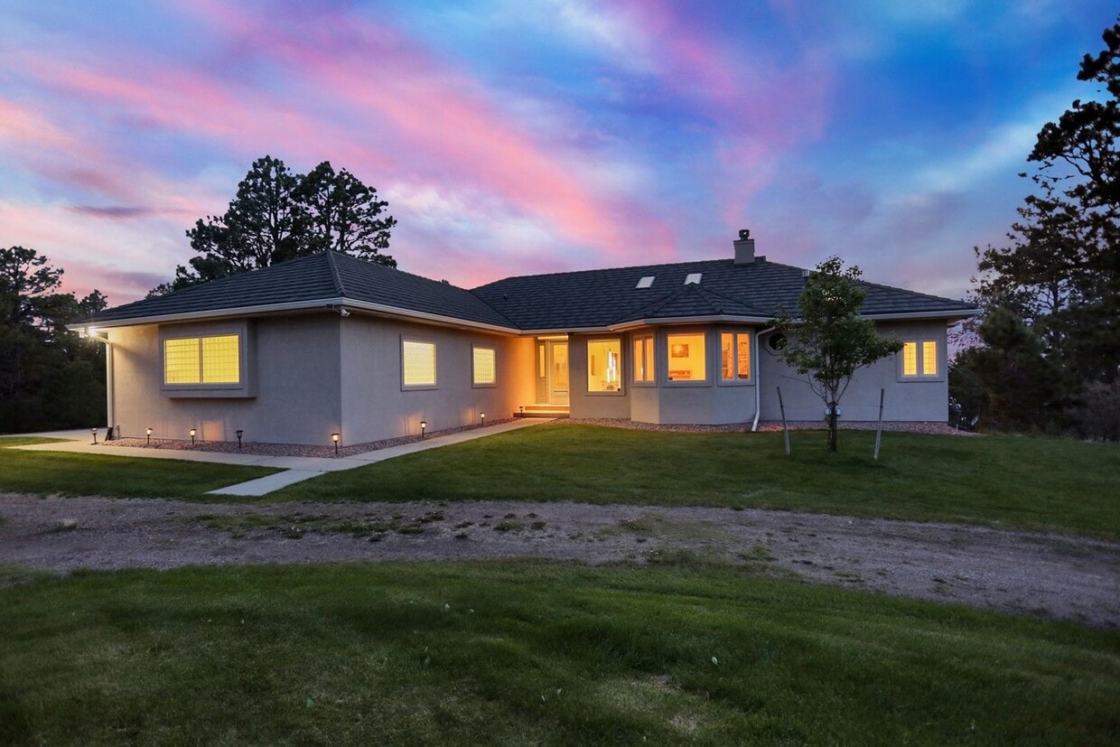 Primary Photo - 10503 E Meadow Run