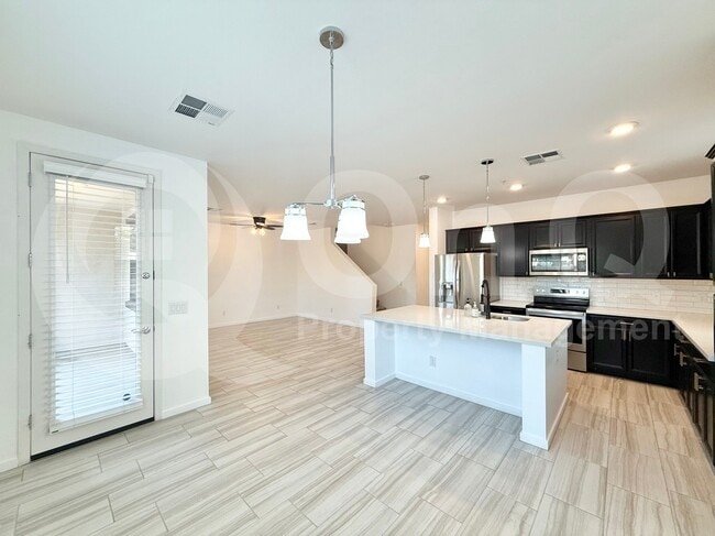 Foto del edificio - 3900 E Baseline Rd