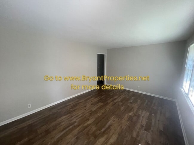 Building Photo - 502 Utley Dr