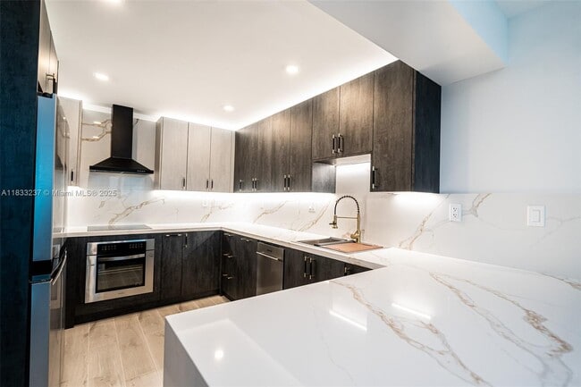 Building Photo - 18081 Biscayne Blvd