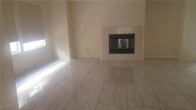 Foto del edificio - 7711 Windy Meadow Ave