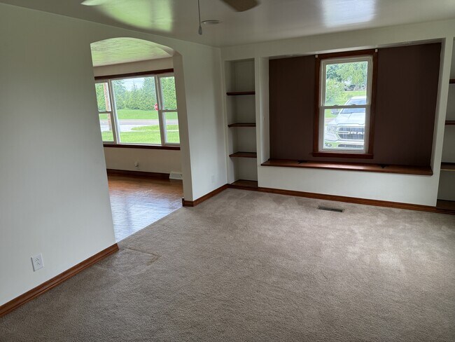 Foto del edificio - 403 Rose Ln