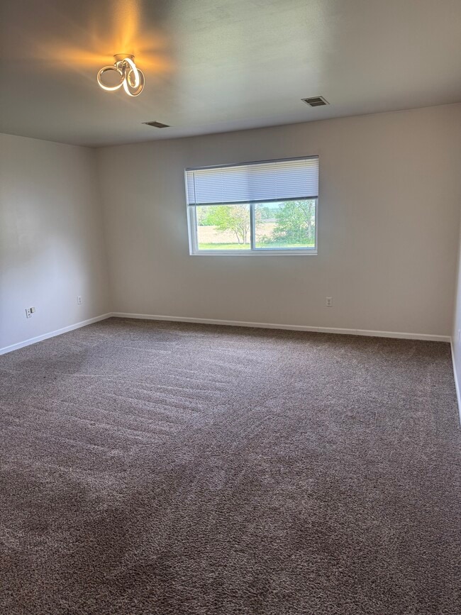 Building Photo - 2364 Cherry Tree Ln