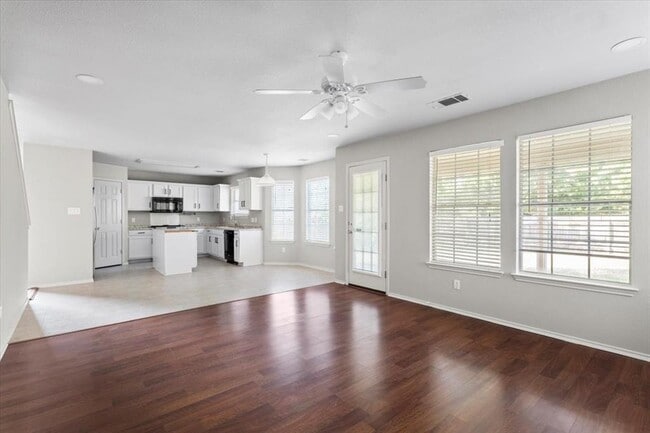 Building Photo - 10525 Hainsworth Park Dr