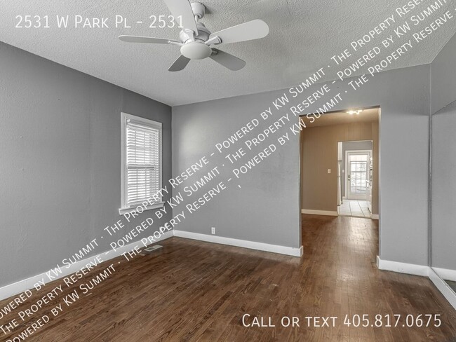 Building Photo - 2531 W Park Pl