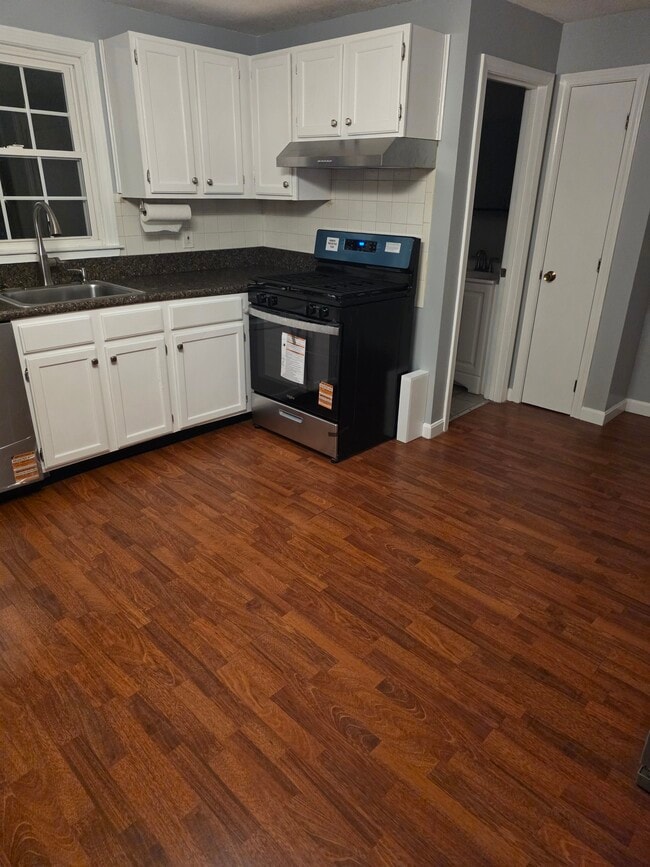 Building Photo - 105 Granite St