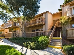 Building Photo - 300 Glenwood Cir