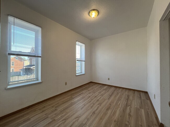 Foto del edificio - 264 E 14th St