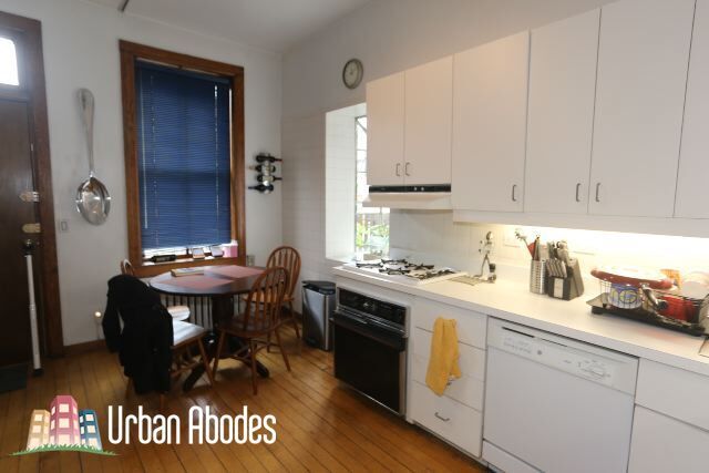 Building Photo - 2661 N Burling St