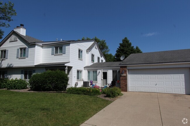 Building Photo - 15858 Griffon Path