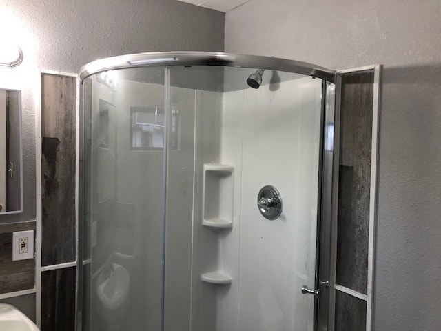 Shower - 6311 Wayne St