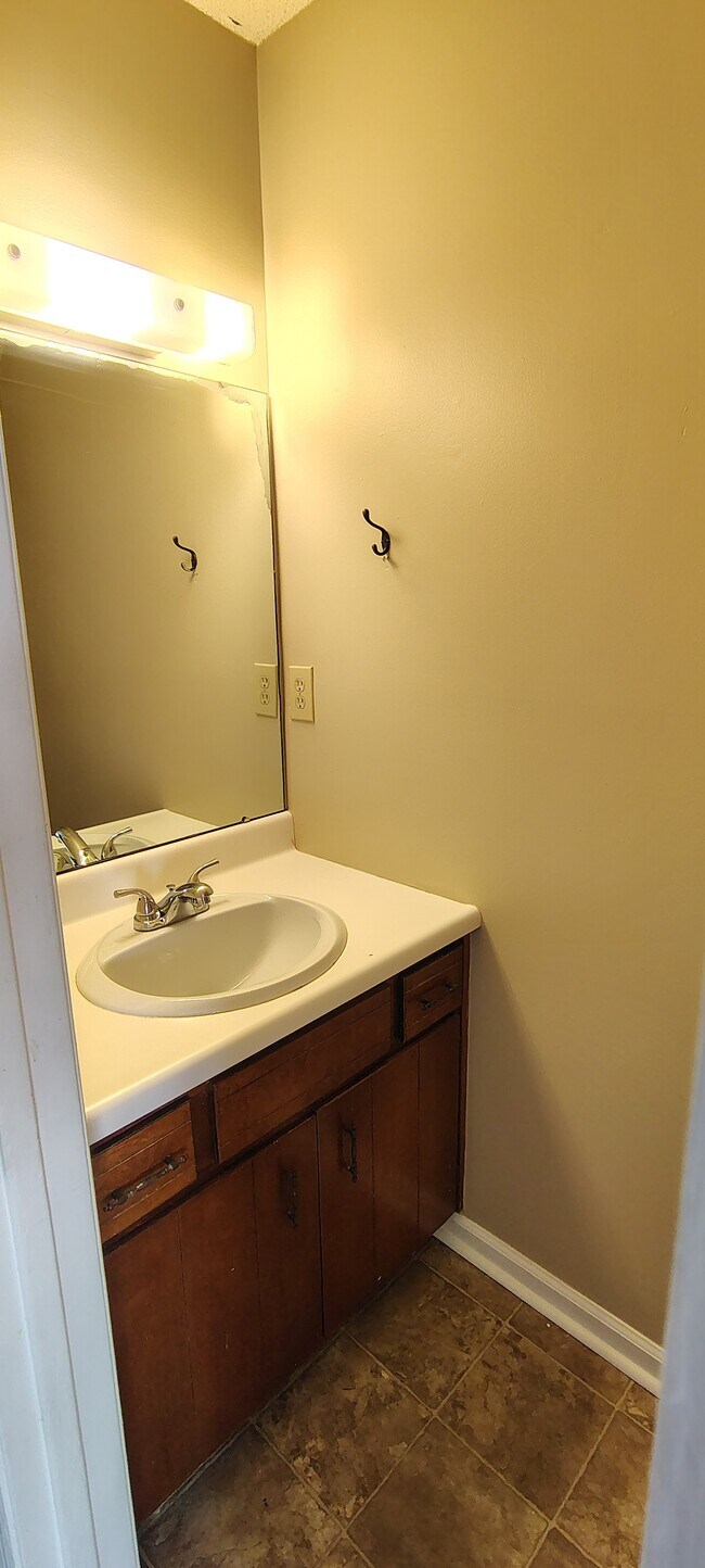 Foto del edificio - 2250 Spring Meadow Ln SE