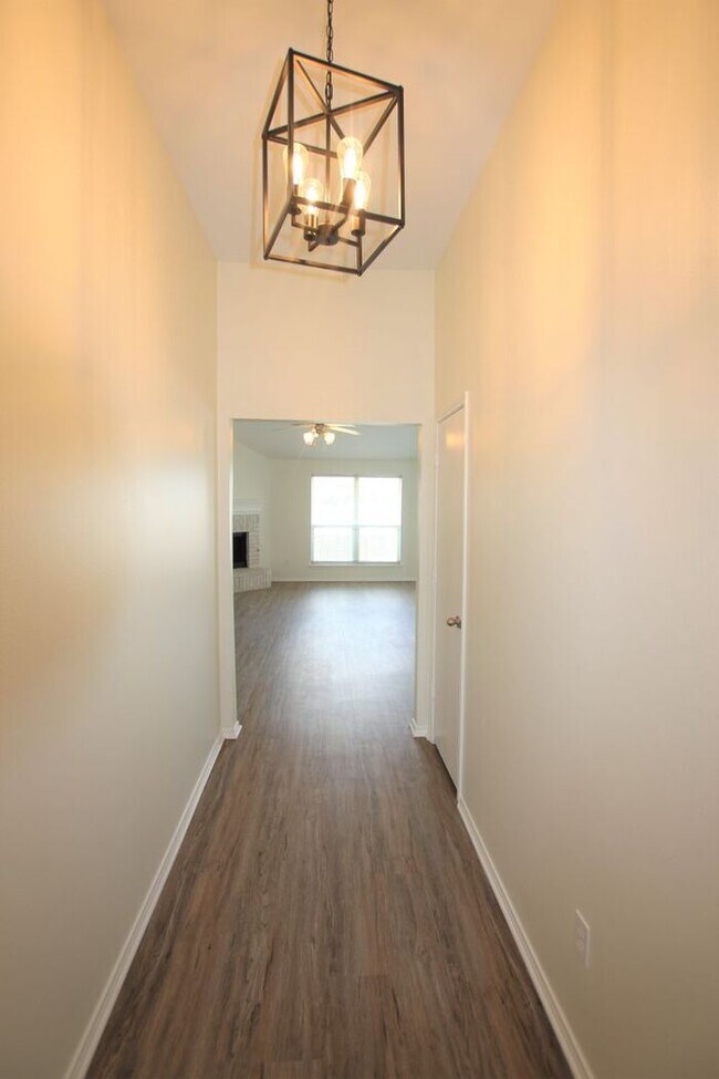 Foto del edificio - Beautifully updated 3 bedroom 2 bath home ...