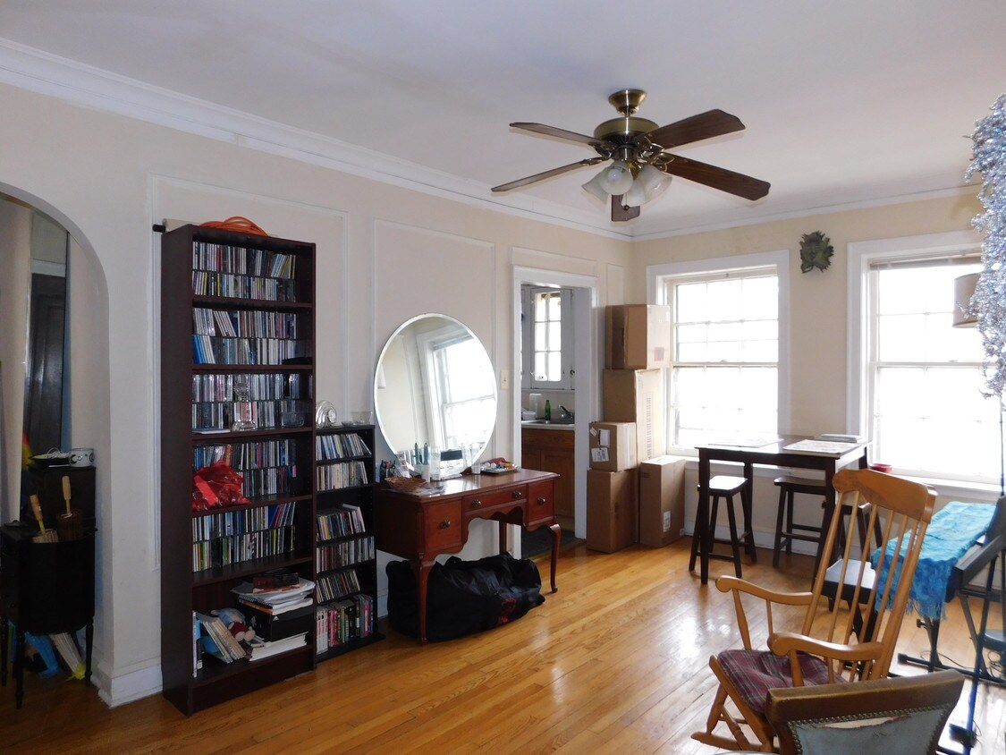 Primary Photo - 1441 W Albion Ave