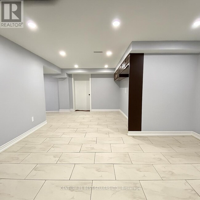 Building Photo - 54 Milford Haven Dr