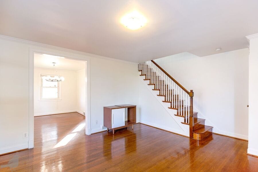 Photo - 3937 Ames St NE-