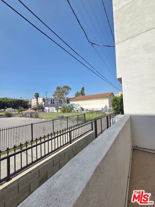 Building Photo - 2651 S Hobart Blvd