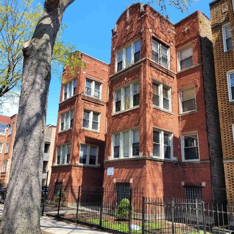 Primary Photo - 6725 S Clyde Ave