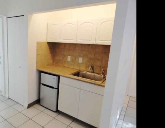 Photo - 720 NE 11th Ave Apartment